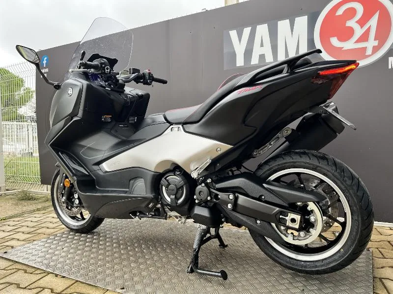 XP TMAX 560