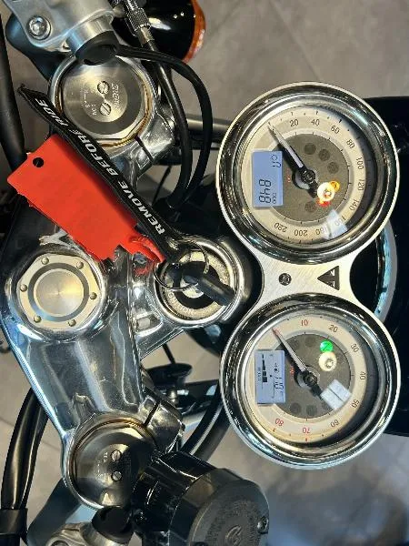 THRUXTON 1200 RS