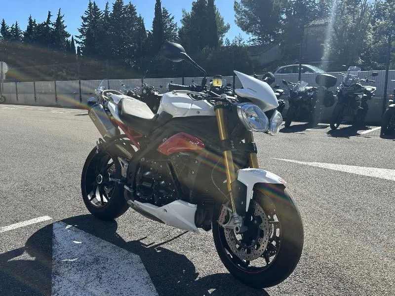SPEED TRIPLE 1050 R