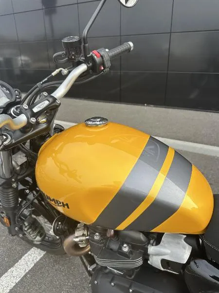 SCRAMBLER 900