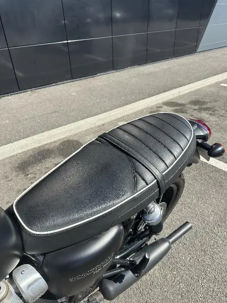 Bonneville T120 Black