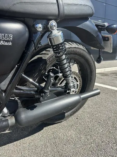 Bonneville T120 Black