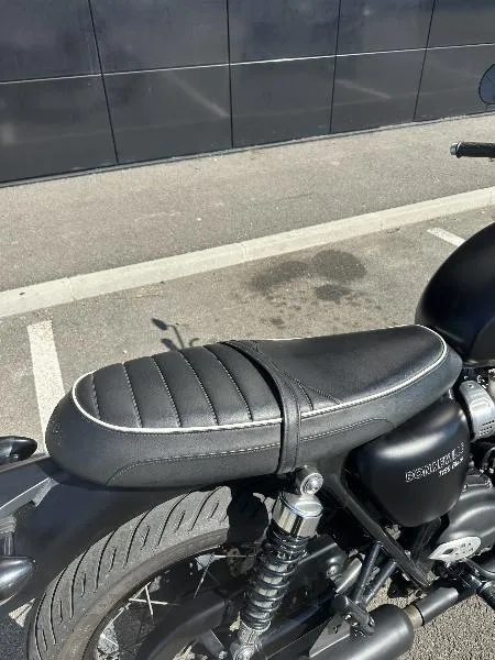 Bonneville T120 Black