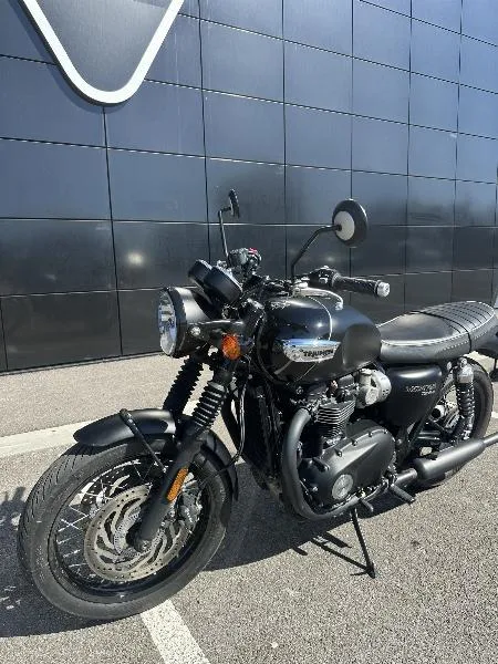 Bonneville T120 Black
