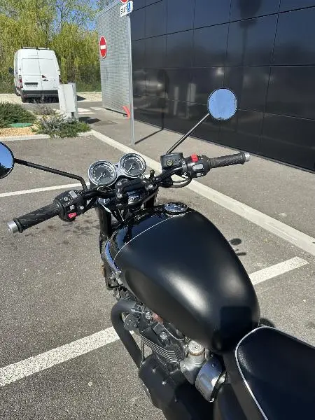 Bonneville T120 Black