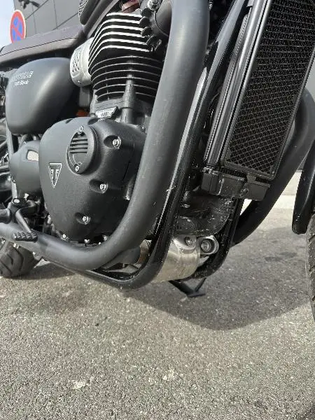 Bonneville T100