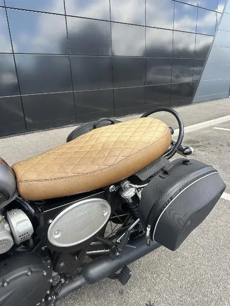 Bonneville T120 Black