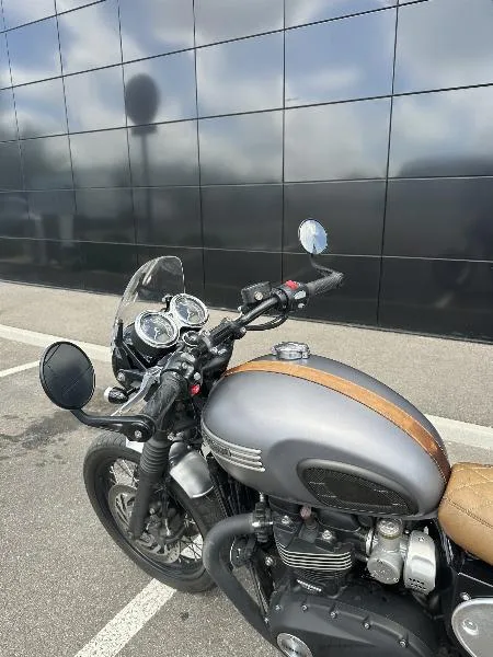 Bonneville T120 Black