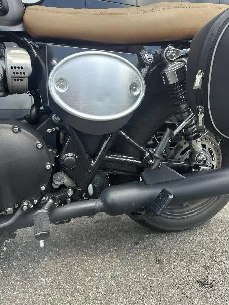Bonneville T120 Black