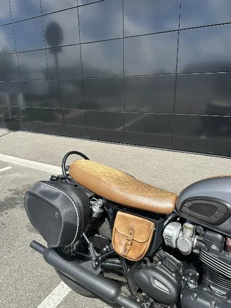 Bonneville T120 Black