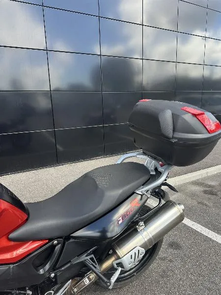 F 800 R