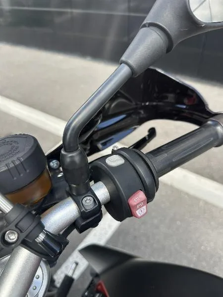 F 800 R
