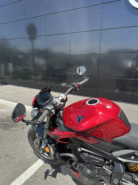 STREET TRIPLE 765 RS