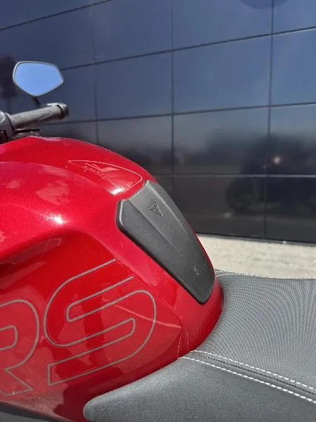 STREET TRIPLE 765 RS