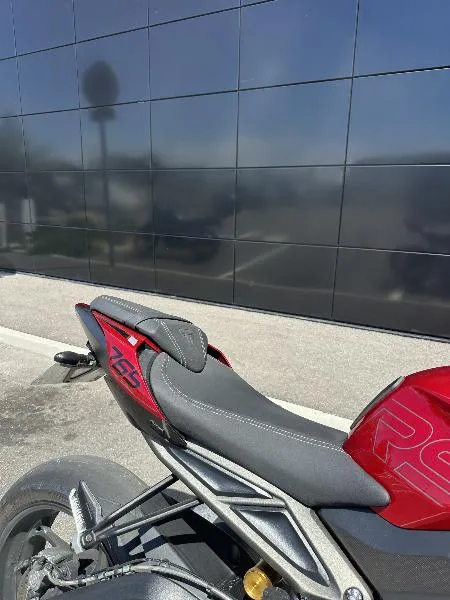 STREET TRIPLE 765 RS