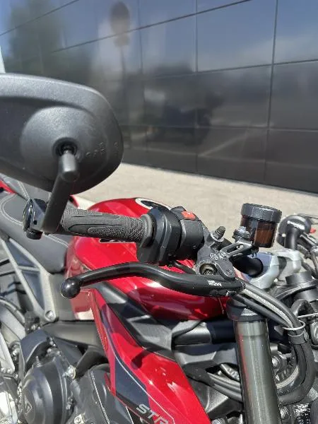 STREET TRIPLE 765 RS