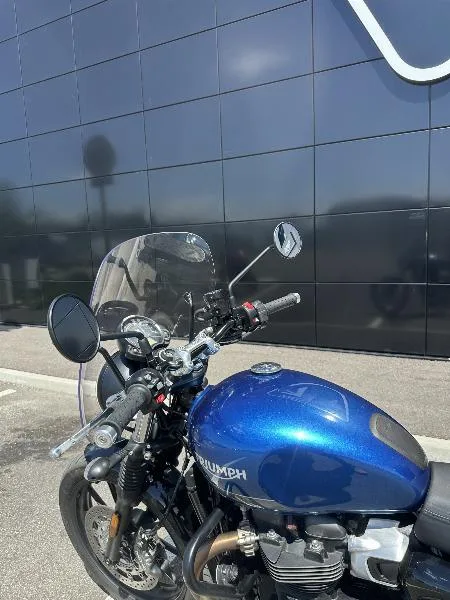 STREET TWIN  900