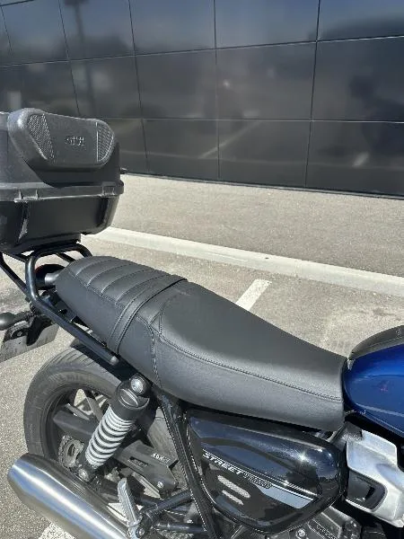 STREET TWIN  900
