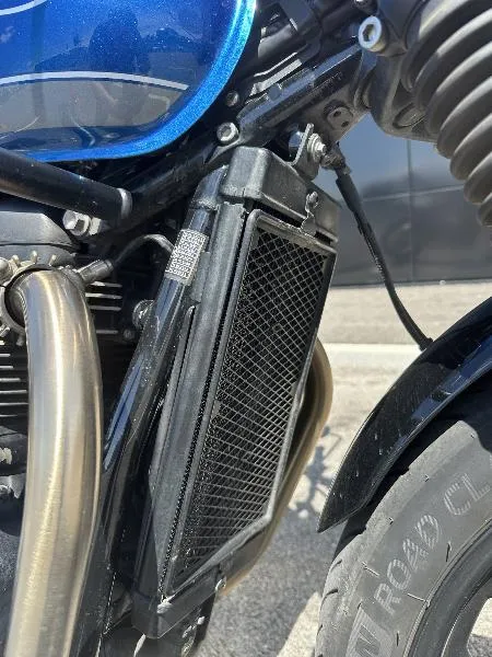 STREET TWIN  900