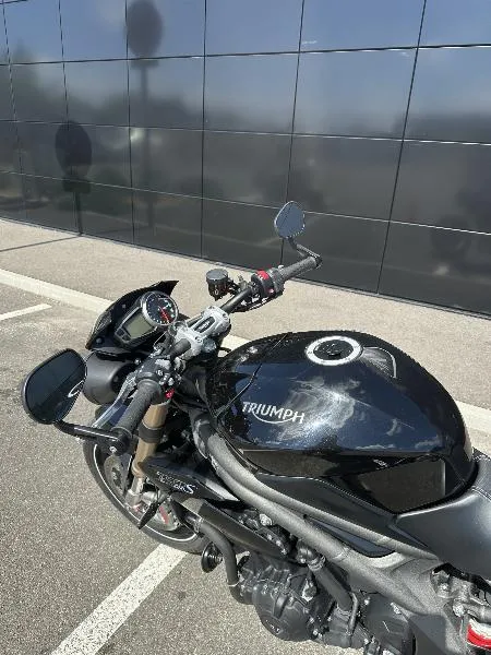 SPEED TRIPLE 1050 S 