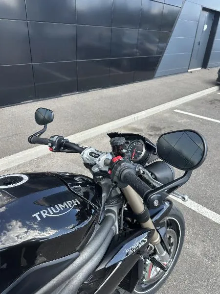 SPEED TRIPLE 1050 S 