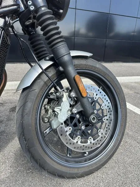 SPEED TWIN 1200