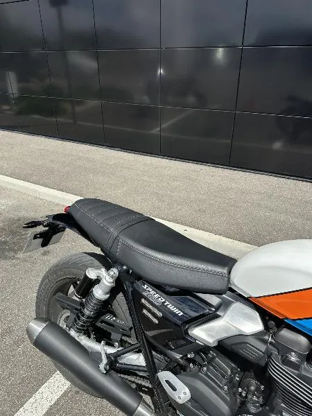 SPEED TWIN 900