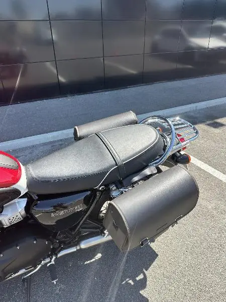 Bonneville T100
