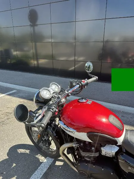 Bonneville T100