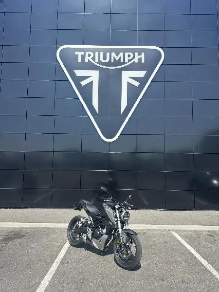 CB 125  R