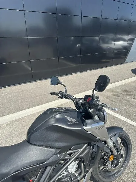 CB 125  R
