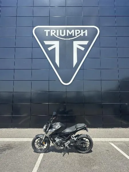 CB 125  R