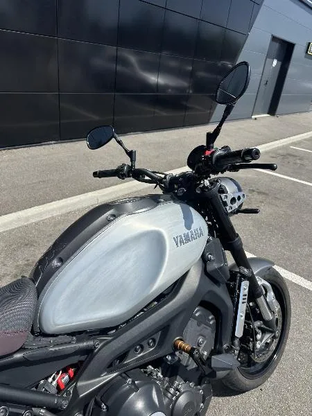 XSR 900