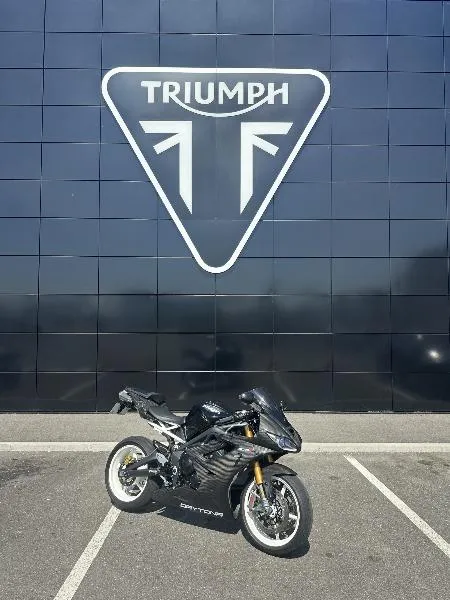 DAYTONA  675 R