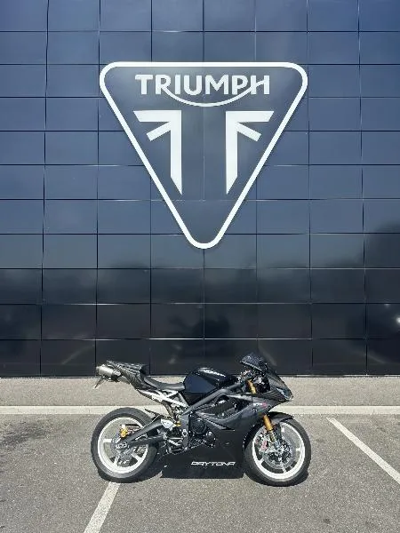 DAYTONA  675 R