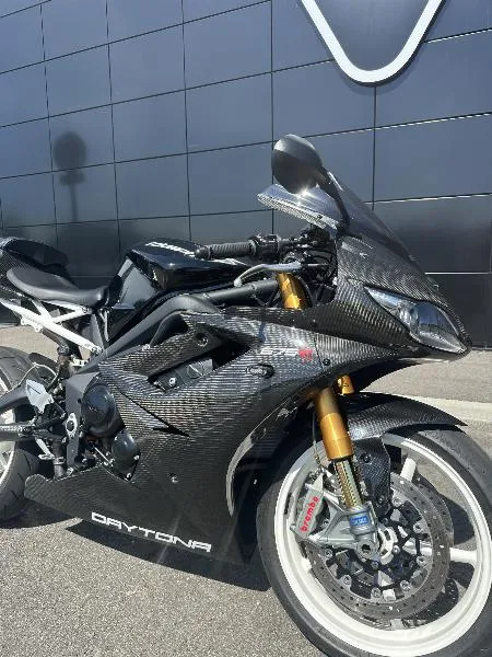 DAYTONA  675 R