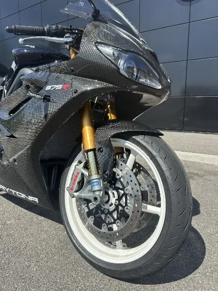 DAYTONA  675 R