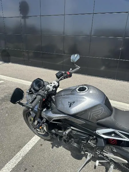 STREET TRIPLE 765 R
