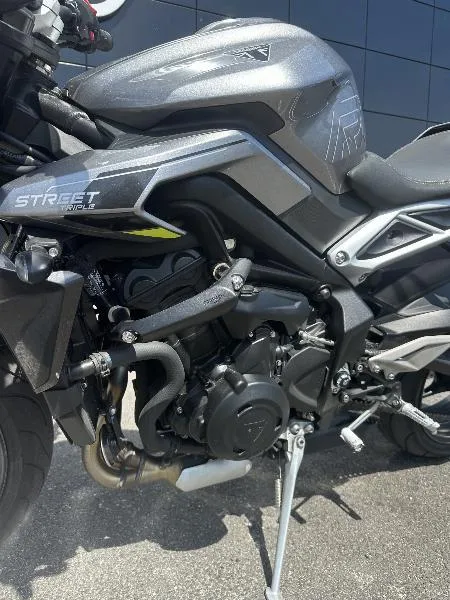 STREET TRIPLE 765 R