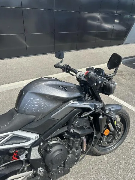 STREET TRIPLE 765 R