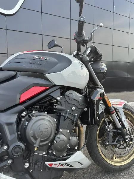 TRIDENT 800