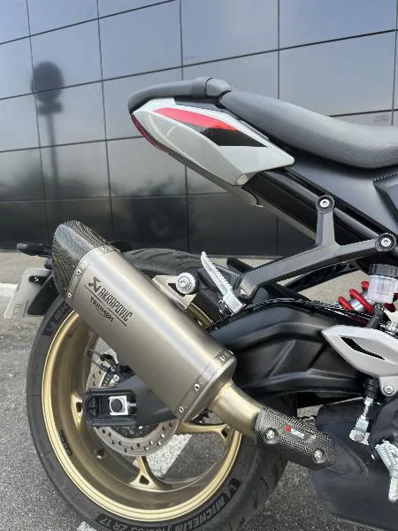TRIDENT 800