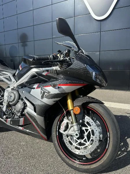 DAYTONA 765 Moto 2
