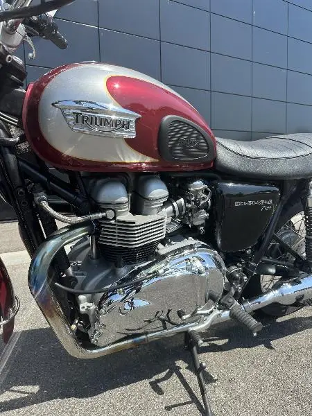 BONNEVILLE 865 T100