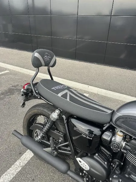 Bonneville T120 Black
