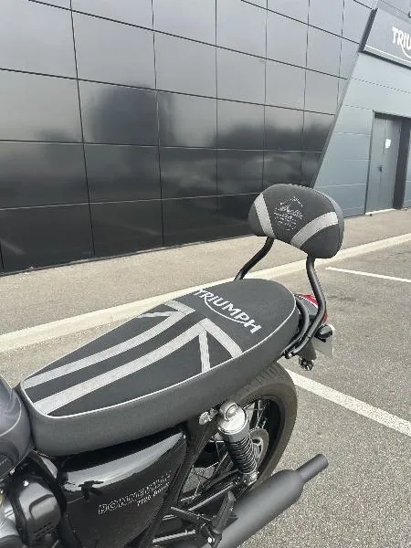 Bonneville T120 Black