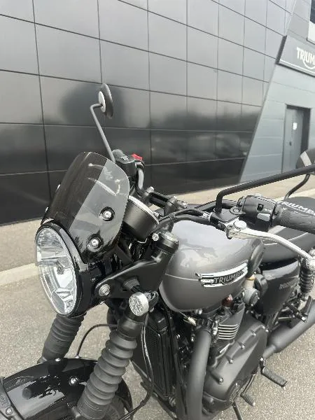 Bonneville T120 Black