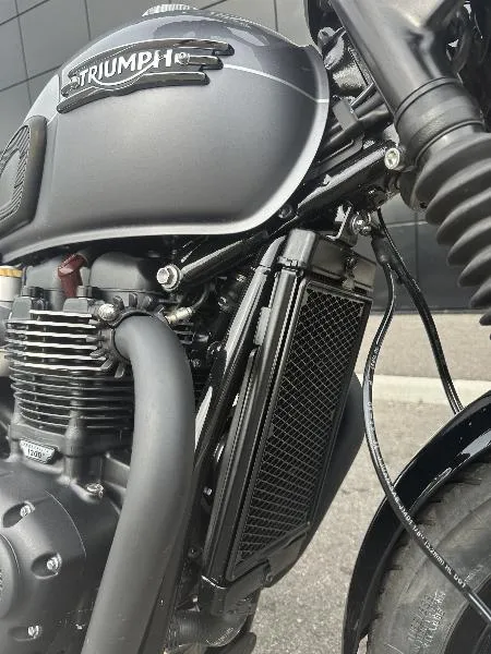 Bonneville T120 Black
