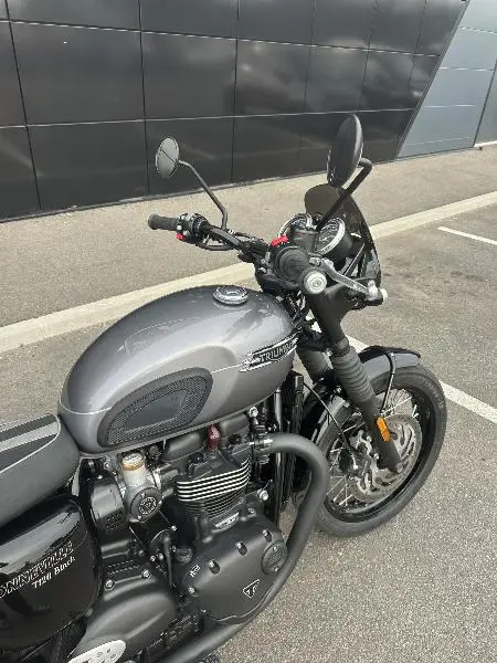 Bonneville T120 Black