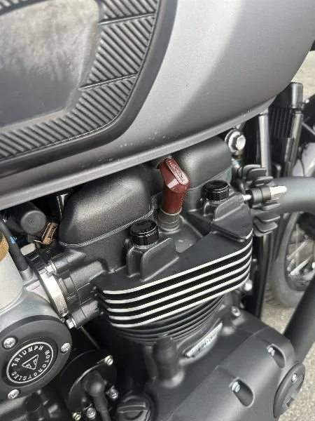 Bonneville T120 Black